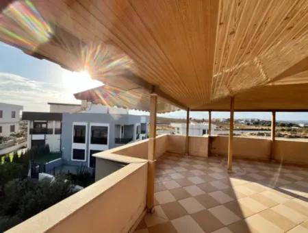 Detached Villa With Sea View And Large Garden In Akarca, Seferihisar