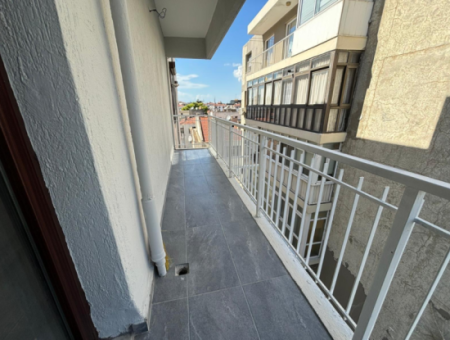 Flat For Sale On Alsancak Poet Eşref Boulevard With Fair View