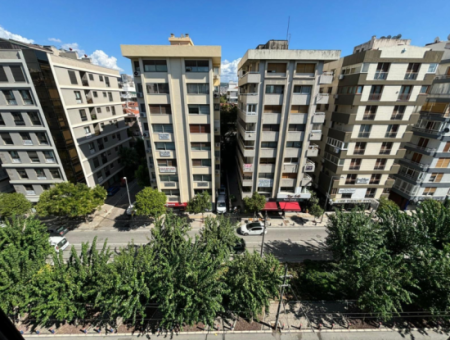 Flat For Sale On Alsancak Poet Eşref Boulevard With Fair View