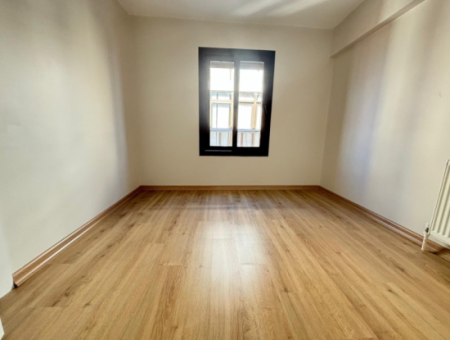 Flat For Sale On Alsancak Poet Eşref Boulevard With Fair View