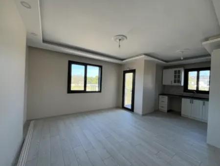 Modern And Comfortable Living Space! An Unmissable Opportunity In The Center Of Seferihisar!