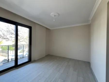 Modern And Comfortable Living Space! An Unmissable Opportunity In The Center Of Seferihisar!