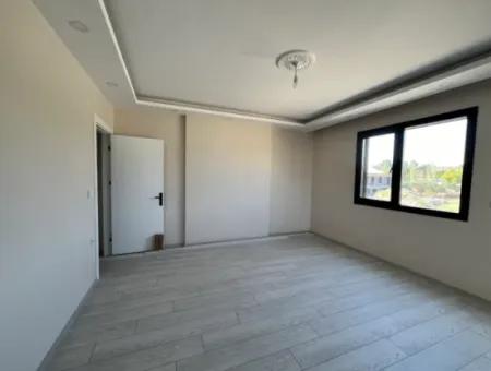 Modern And Comfortable Living Space! An Unmissable Opportunity In The Center Of Seferihisar!