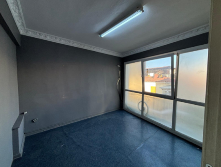 2Nd Floor Rental Office/Office On Alsancak Kıbrıs Şehitleri Street Above The Warehouse Store