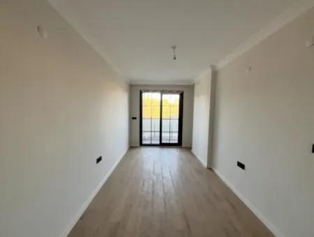 1 1.5 Flat For Sale On The Seferihisar-Kusadasi Road, In A New Building With A Wide Usage Area