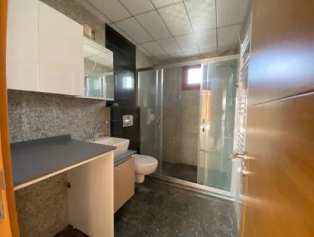 Seferihisar Çolakibrahim Bey Mah. 2 1 Apartment For Rent With En-Suite Bathroom In A Gated Community