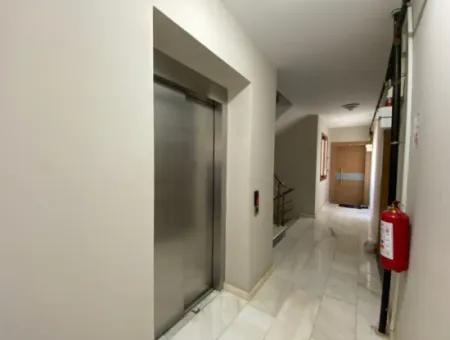 Seferihisar Çolakibrahim Bey Mah. 2 1 Apartment For Rent With En-Suite Bathroom In A Gated Community