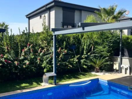 3 Rooms 1 Living Room Detached Villa With Pool For Sale In Gemisuyu Mansions