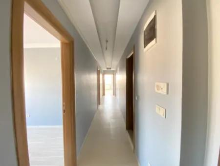 3 1 Apartment For Sale With Closed Kitchen In Corner Location In Seferihisar Hidirlik Neighborhood