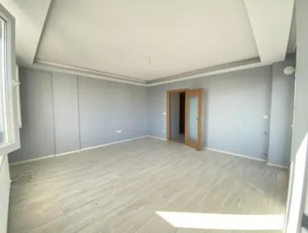 3 1 Apartment For Sale With Closed Kitchen In Corner Location In Seferihisar Hidirlik Neighborhood