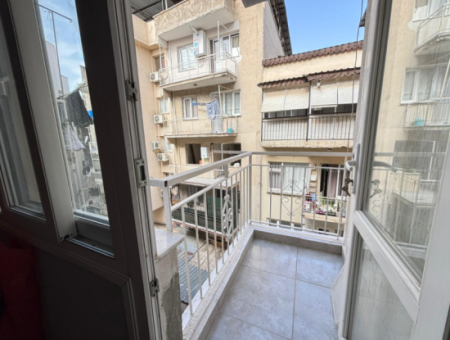 Fully Renovated Apartment For Rent Near Alsancak Kahramanlar Mosque!