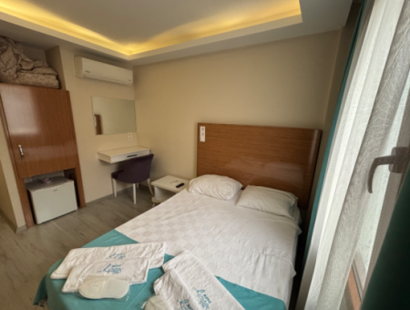 Hotel For Rent In Çeşme Marina With 13 Rooms Seated Customers, High Reviews And High Ratings On All Sites Without Customer Problems