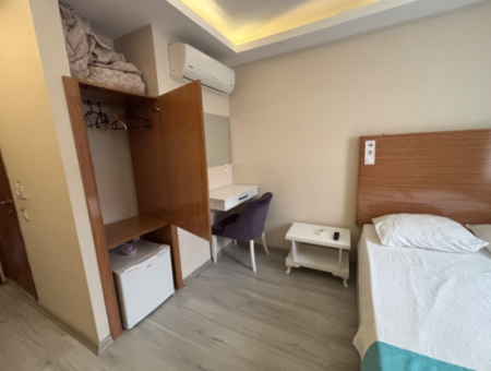 Hotel For Rent In Çeşme Marina With 13 Rooms Seated Customers, High Reviews And High Ratings On All Sites Without Customer Problems