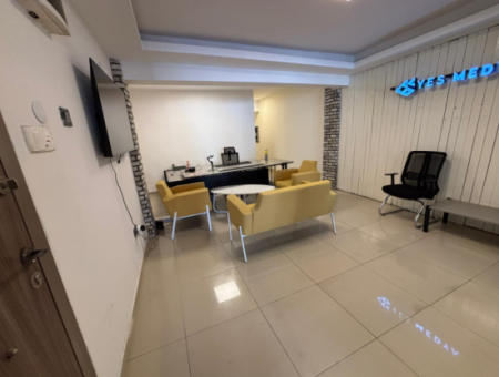 1St Floor Renovated Rental Office/Office On Alsancak Kıbrıs Martyrs Street Above The Warehouse Store