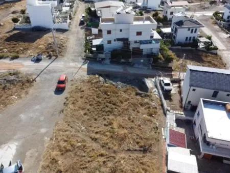 Two Villas Can Be Built! Land For Sale In Seferihisar Tepecik Mahallesi Akarca Region