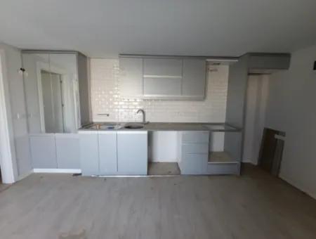 Brand New 1 1 Apartment With Large Balcony In Seferihisar Gözsüzler