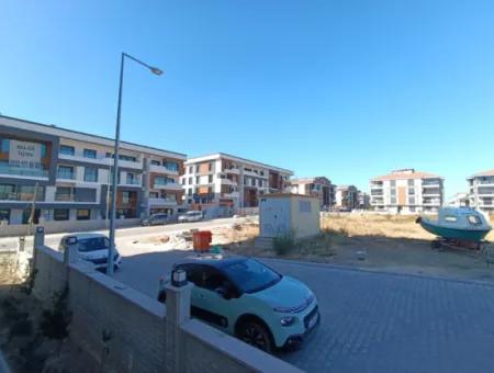 Brand New 1 1 Apartment With Large Balcony In Seferihisar Gözsüzler