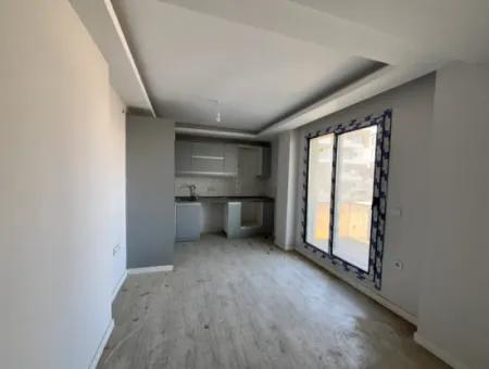 Compact And Modern 1 1 Apartment In Seferihisar Gözsüzler