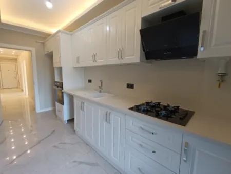 2 1 Brand New Apartment With Separate Kitchen In A Complex With Garden, Pool And Security In Seferihisar Camikebir Neighborhood!