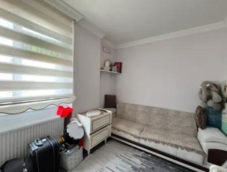 Spacious And Bright 2 1 Apartment With Elevator In Seferihisar Camiikebir!