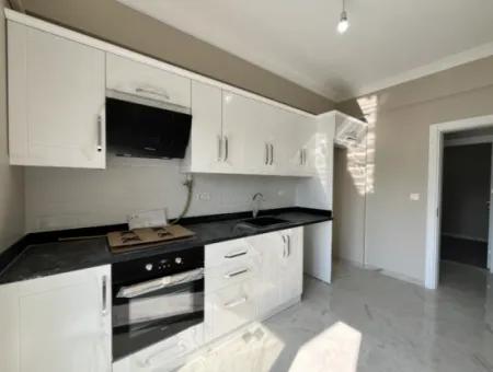 Seferihisar Camiikebir District, Gözsüzler District, Corner Location, Pool Complex In A Brand New 2 1 Apartment!