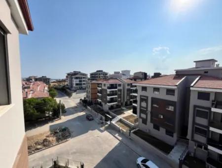 Seferihisar Camiikebir District, Gözsüzler District, Corner Location, Pool Complex In A Brand New 2 1 Apartment!