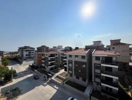 Seferihisar Camiikebir District, Gözsüzler District, Corner Location, Pool Complex In A Brand New 2 1 Apartment!