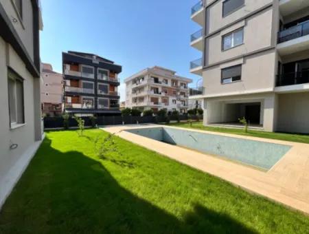 Seferihisar Camiikebir District, Gözsüzler District, Corner Location, Pool Complex In A Brand New 2 1 Apartment!