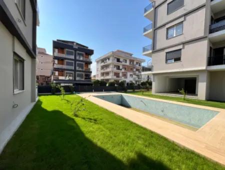 Seferihisar Camiikebir District, Gözsüzler District, Corner Location, Pool Complex In A Brand New 2 1 Apartment!