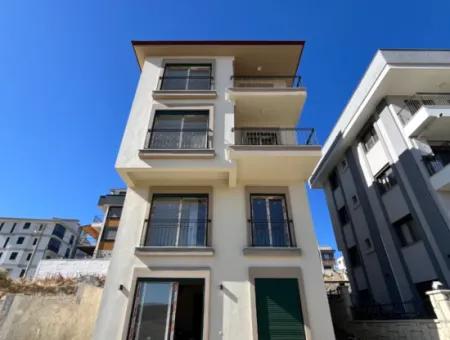 Close To Luwi Bazaar In Çolakibrahimbey District, 75M², 2 In 1 Spacious And Modern Apartments! Investment And Livable Location, With Different Floor Options