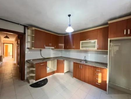 2 1 Apartment For Rent In The Heart Of Seferihisar With Separate Kitchen And Large Balcony