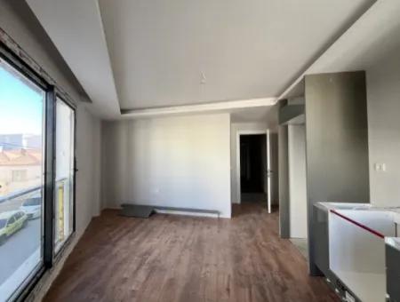 Apartment For Rent In The Center Of Seferihisar, Corner Location, Brand New 1 1