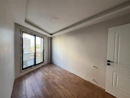 Apartment For Rent In The Center Of Seferihisar, Corner Location, Brand New 1 1