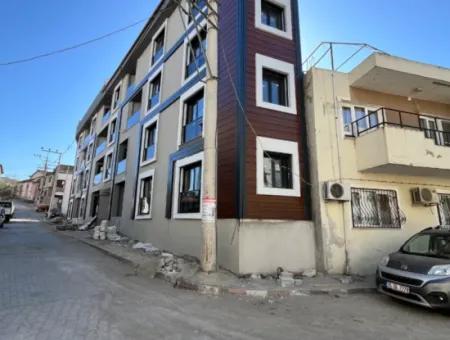 Apartment For Rent In The Center Of Seferihisar, Corner Location, Brand New 1 1