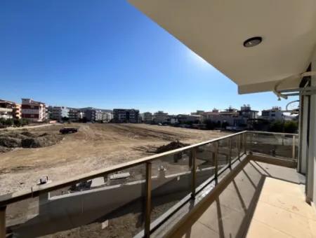 Behind Seferihisar Stadium, Zero 1 1 Apartment With High Rental Income And Premium Potential! 