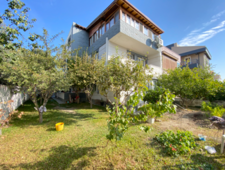 Seferihisar Çolakibrahim Bey Mah. Detached Villa For Sale With Large Garden