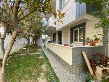 Seferihisar Çolakibrahim Bey Mah. Detached Villa For Sale With Large Garden