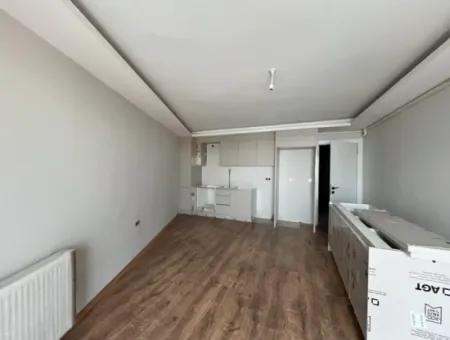 Spacious And Modern 3 In 1 Apartment In A Brand New Building - In The Colakibrahimbey Neighborhood Of Seferihisar