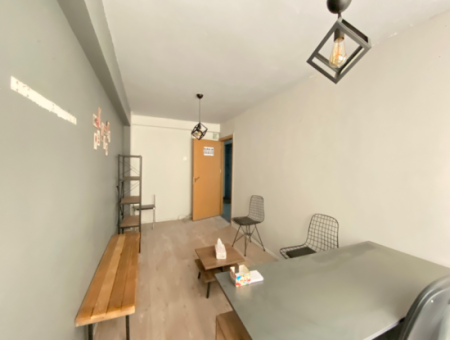 Prestigious Location In Alsancak! Furnished And Cost-Free Office Chance!