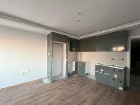 Brand New Apartment In Seferihisar Çolakibrahimbey Neighborhood, Close To The Center Of The Bazaar!