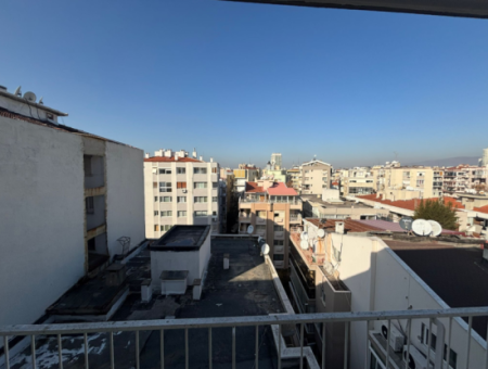 An Unmissable Opportunity Near Alsancak Dutlu Street! Located In The Heart Of The City, Near Alsancak Dutlu Street, Our 3 1 Apartment Is Waiting For You!