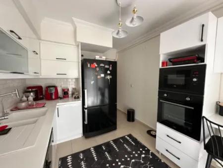 Luxurious And Comfortable Apartment In Seferihisar Central Hidirlik Neighborhood!