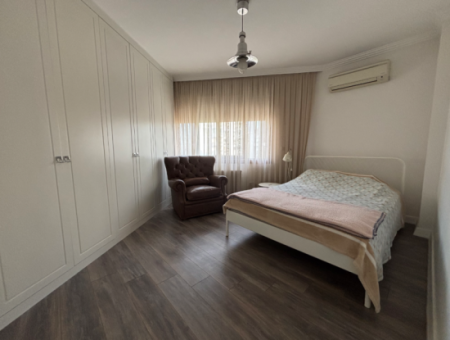 In The Center Of Life In Alsancak, Next To The Tram In Poet Eşref, Renovated 3 1 Apartment For Rent!