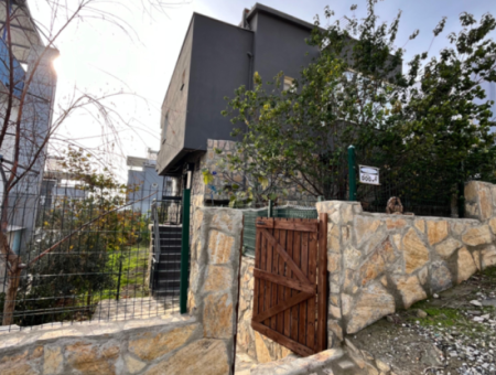 4 1 Detached Villa For Sale With Large Garden In Seferihisar Siğacik Girlen