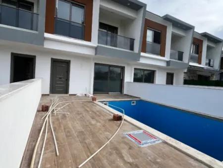 3 In 1 Detached Villa With Pool In Seferihisar Tepecik Neighborhood