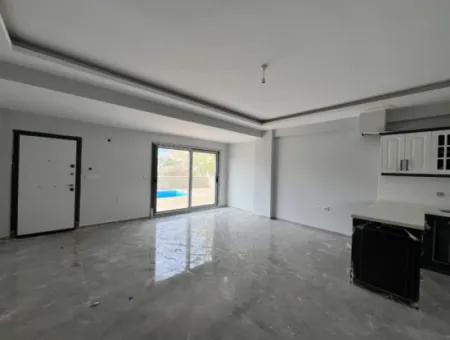 3 In 1 Detached Villa With Pool In Seferihisar Tepecik Neighborhood