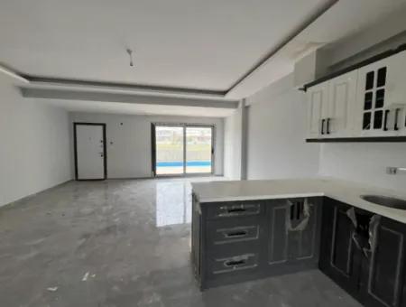 3 In 1 Detached Villa With Pool In Seferihisar Tepecik Neighborhood