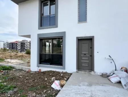 Corner Parcel 4 2 Luxury Villa In Seferihisar Gözsüzler!