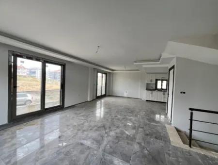 Corner Parcel 4 2 Luxury Villa In Seferihisar Gözsüzler!