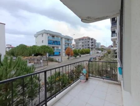 Large And Economical Apartment For Rent In Seferihisar Camikebir Neighborhood